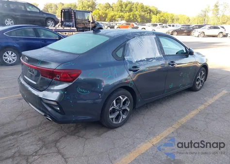 2021 Kia Forte Lxs z USA, uszkodzony, nr VIN 3KPF24AD5ME277124